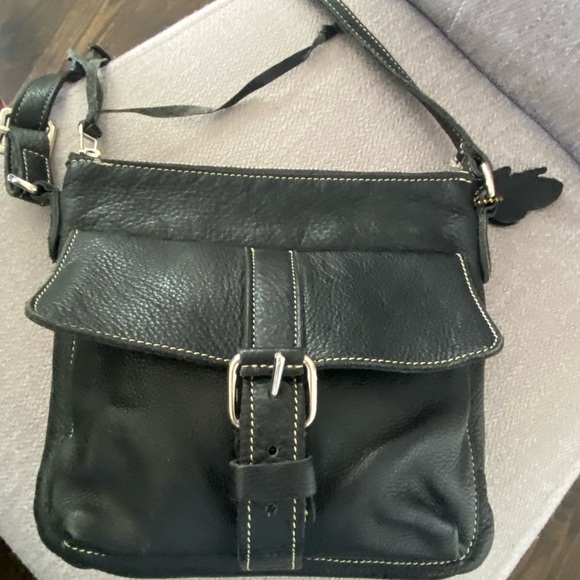 ROOTS Black Leather Crossbody Bag - Picture 2 of 4